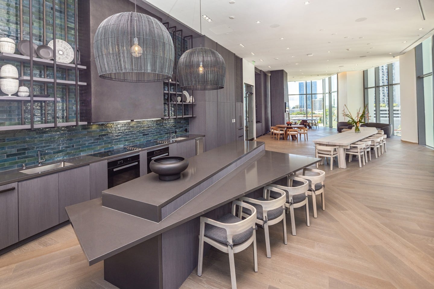 Gather with friends and family in Kō‘ula’s grand dining room, a space to entertain, share a meal and make memories. Learn more about the amenities and move-in ready residences at Kōʻula in the link in our bio.