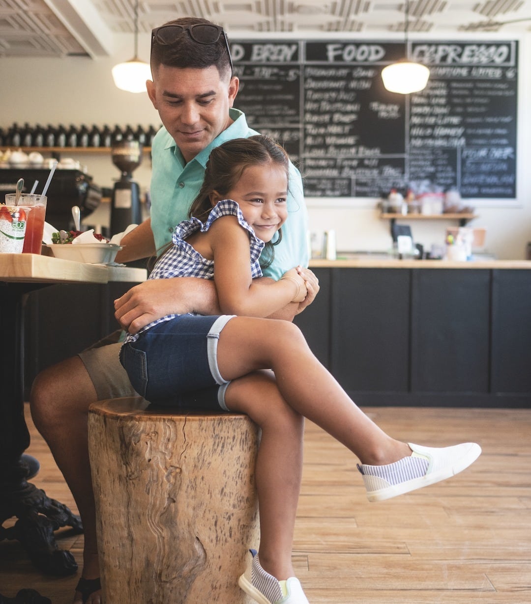 Pop in for a coffee, uncover a new boutique, and dine alfresco in the neighborhood. Create memories with the special people in your life at Ward Village.
