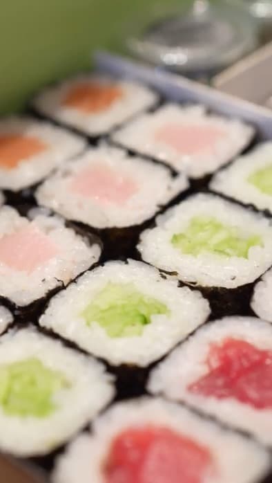 Join us in welcoming @noribar_hi to Ward Village! Located at Kō‘ula Shops, the new sushi restaurant sources fresh fish and local ingredients for both dine-in and take-out and offers a variety of specialized hand rolls. #wardvillage #honolulufoodie #hawaiieats